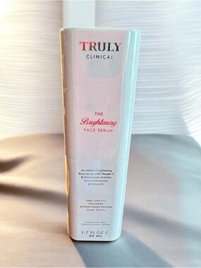 TRULY Clinical Brightening Face Serum - White with Pink Accents